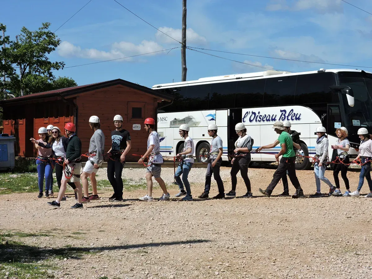 Školska i mlada grupa spremna za aktivnosti u Glavani Parku, Istria